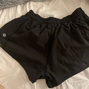Black Lululemon Hotty Hot Shorts 2.5 inch size 4